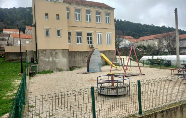  Uređenje dječjeg igrališta u Pupnatu